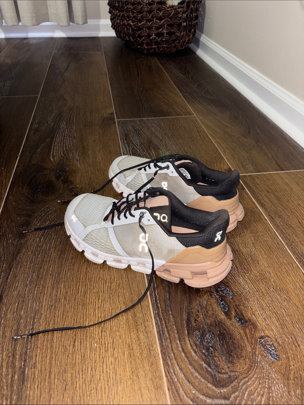 Women’s OnCloud Tennis Shoes